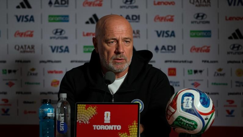 Sergej Barbarez, técnico da Bósnia — Foto: REUTERS/Claudia Greco