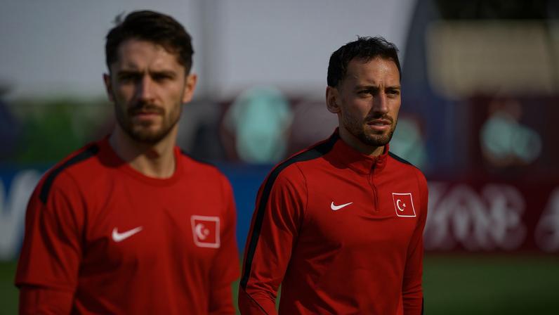 Hakan Çalhanoğlu Turquia — Foto: REUTERS/Agustin Marcarian