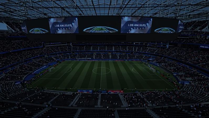 Irã e Nova Zelândia jogam no Estádio de Los Angeles — Foto: REUTERS/Daniel Cole