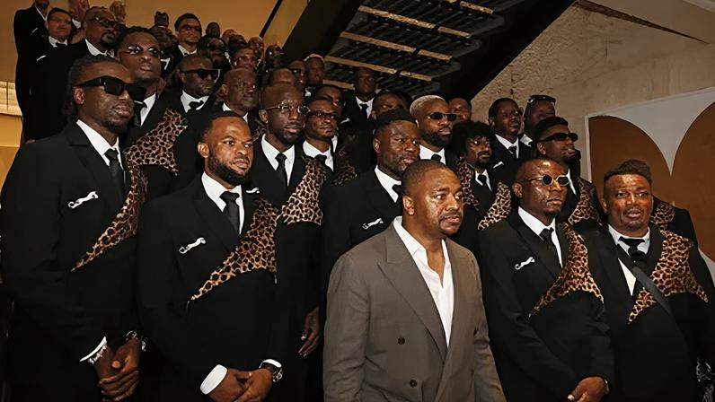 Jogadores da República Democrática do Congo chegam a hotel em Houston antes da Copa do Mundo da Fifa