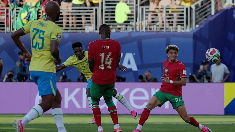 Futebol - Copa do Mundo da FIFA 2026 - Grupo C - Brasil x Marrocos - Estádio de Nova York/Nova Jersey, East Rutherford, Nova Jersey, EUA - 13 de junho de 2026. O brasileiro Vinicius Junior comemora após marcar o primeiro gol da seleção brasileira. Foto: REUTERS/John Sibley.