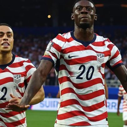 Balogun brilha na estreia dos EUA na Copa; nasceu nos EUA por acaso
