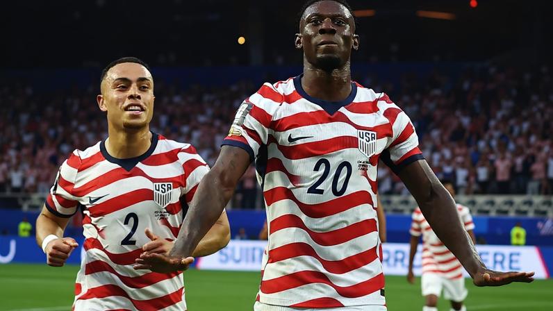 Folarin Balogun celebra seu gol na estreia na Copa do Mundo de 2026
