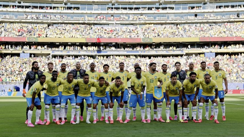 Time posado do Brasil Seleção para jogo com Marrocos — Foto: Jeenah Moon/Reuters
