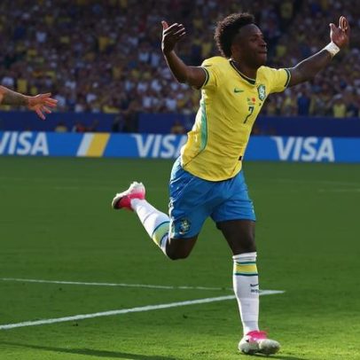Raphinha, Vini Jr. e Douglas Santos se destacam na estreia