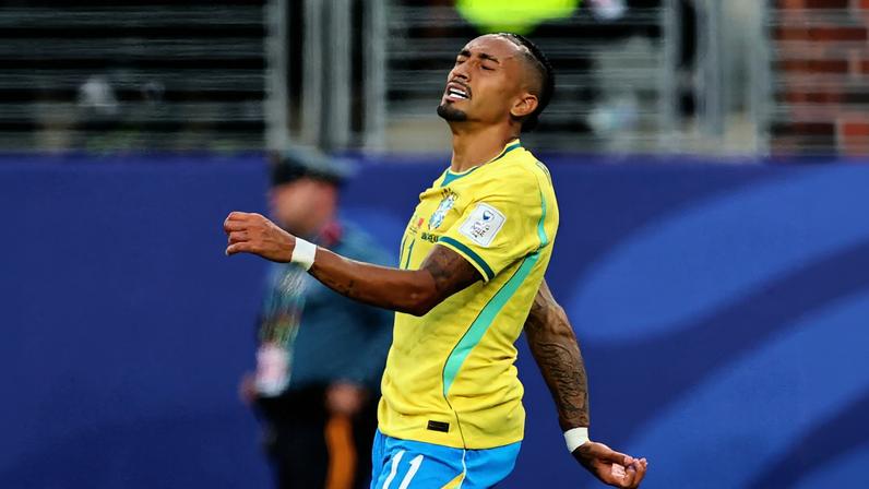 Aos 31 min do 1º tempo - gol de dentro da área de Vini Jr do Brasil contra o Marrocos