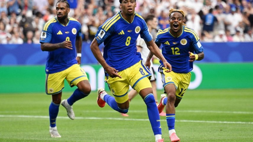 Jogadores de Curaçao comemoram o gol em cima da Alemanha, na Copa — Foto: Reuters