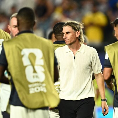Técnico do Equador critica árbitro após derrota para Costa do Marfim