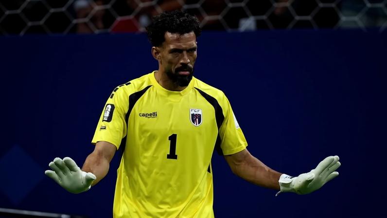 Goleiro de Cabo Verde, Vozinha, durante o jogo contra a Espanha. — Foto: IMAGN IMAGES via Reuters/Brett Davis