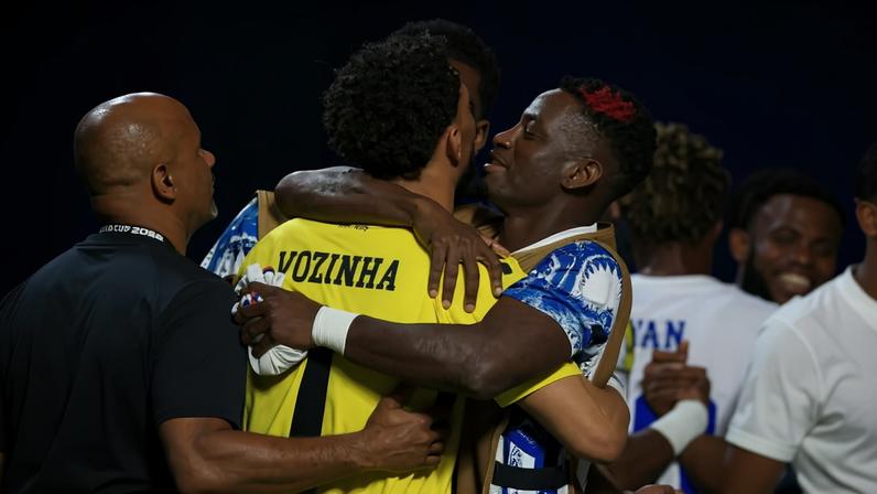 Vozinha foi o herói de Espanha x Cabo Verde — Foto: Reuters