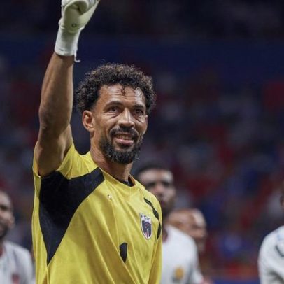 Goleiro Vozinha brilha contra a Espanha na Copa