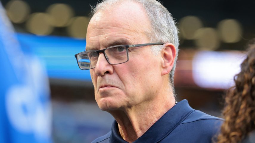 Marcelo Bielsa no 1 a 1 entre Uruguai e Arábia Saudita — Foto: Reuters/Sam Navarro