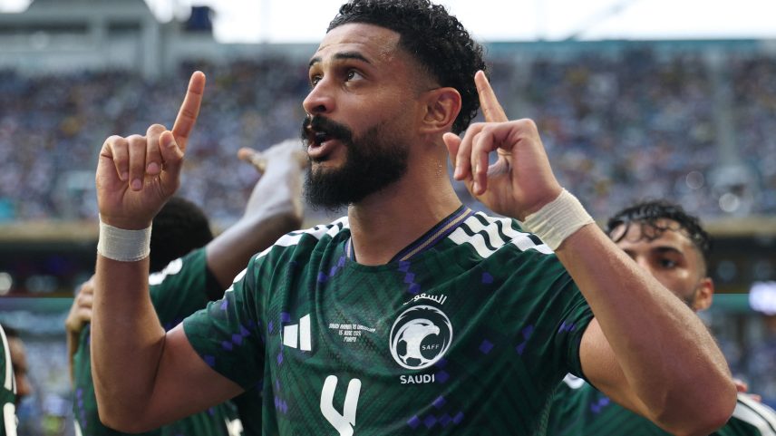 Aos 40 min do 1º tempo - gol de dentro da área de Abdulelah Al-Amri da Arábia Saudita contra o Uruguai