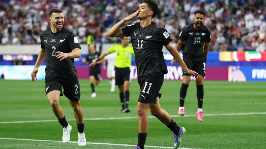 Elijah Just (11) comemora gol em Irã 2 x 2 Nova Zelândia — Foto: REUTERS/Matthew Childs