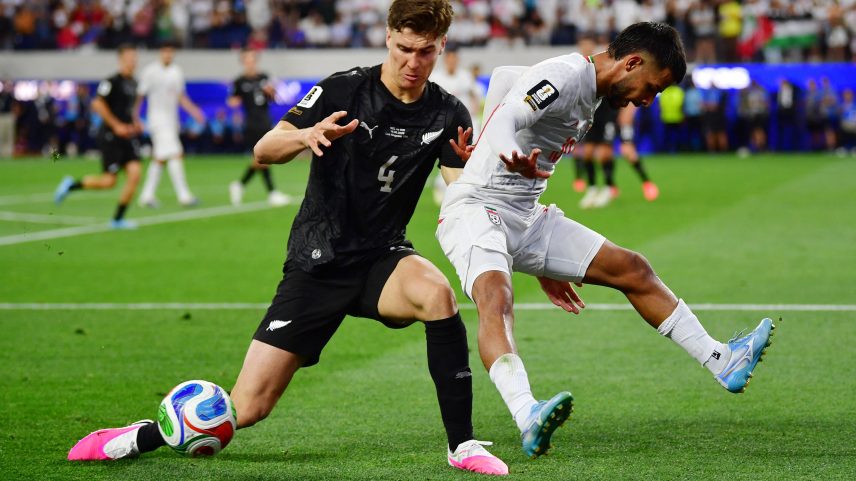 Tyler Bindon em ação em Irã x Nova Zelândia na Copa do Mundo 2026 — Foto: IMAGN IMAGES via Reuters/Gary Vasquez
