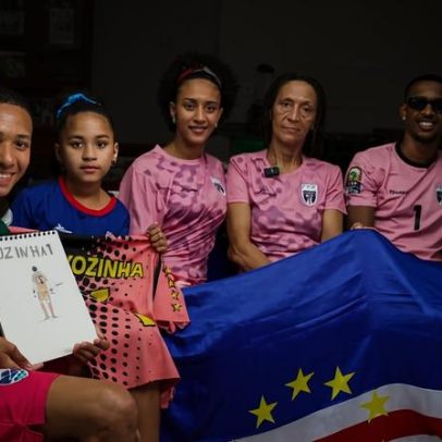 Sem visto, mãe de Vozinha assiste de casa ao herói da seleção de Cabo Verde