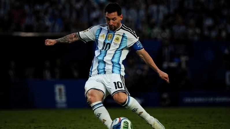 Messi finalizando em Argentina x Argélia na Copa do Mundo 2026 — Foto: IMAGN IMAGES via Reuters/Denny Medley
