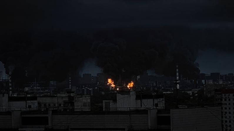 Fumaça densa é vista em Moscou nesta quinta-feira (18) após ataques. — Foto: Redes Sociais / Reprodução via Reuters