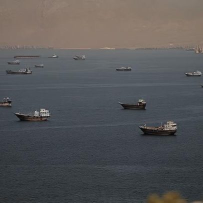 Irã não cobrará taxa para navios no Estreito de Ormuz por 60 dias