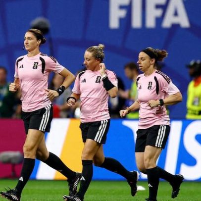 Web reage à atuação de trio de árbitras na Copa do Mundo