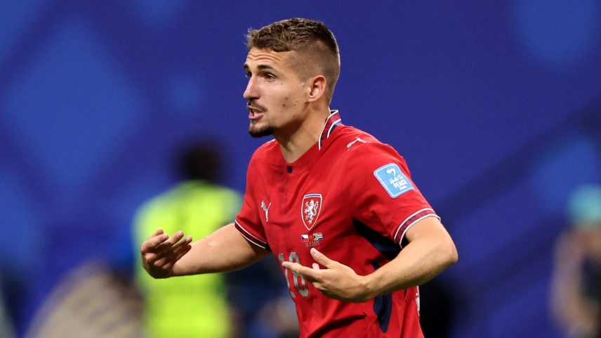 Sadilek comemora gol da República Tcheca na partida contra a África do Sul, na Copa — Foto: Reuters