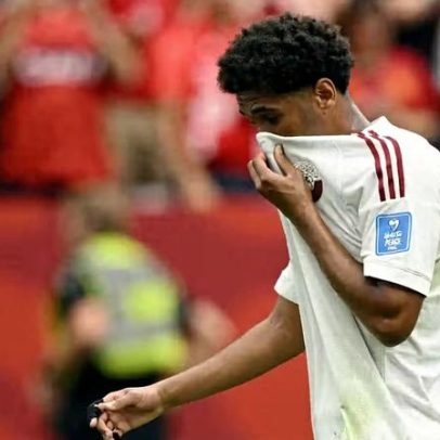 VAR anula pênalti de Canadá e expulsa jogador do Catar