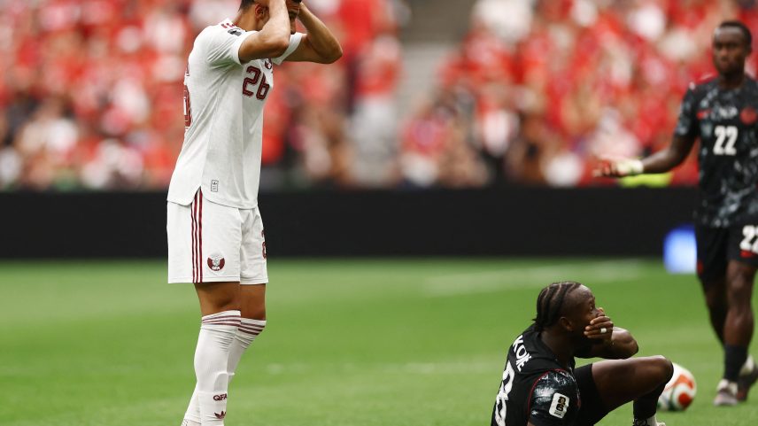 Manai se impressiona com lesão de Kone — Foto: Reuters