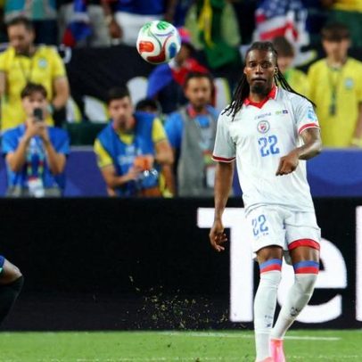 Tiro de meta vira escanteio em jogo entre Brasil e Haiti