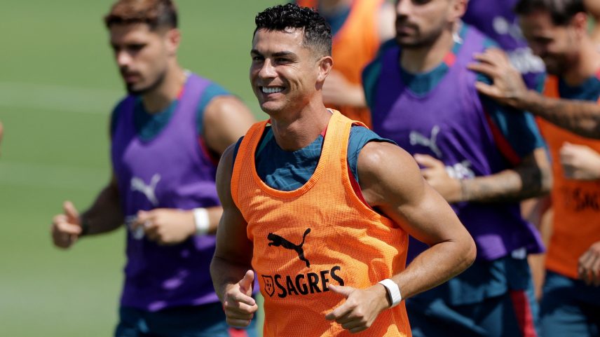 Cristiano Ronaldo em treino de Portugal — Foto: REUTERS/Amanda Perobelli