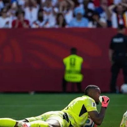 Entenda por que jogadores da Copa estão usando meias rasgadas