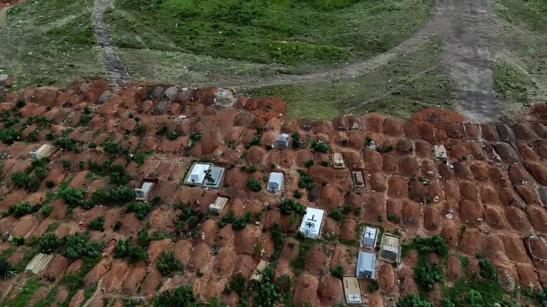 Cemitério Nyamurongo em Bunia, leste do Congo, considerado epicentro do atual surto — Foto: REUTERS/Gradel Muyisa Mumbere