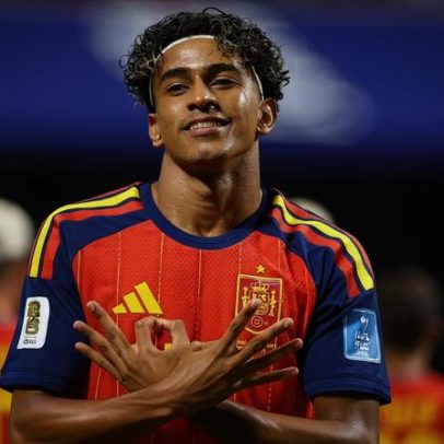 Lamine Yamal entra no top 10 dos mais jovens a marcar em Copas