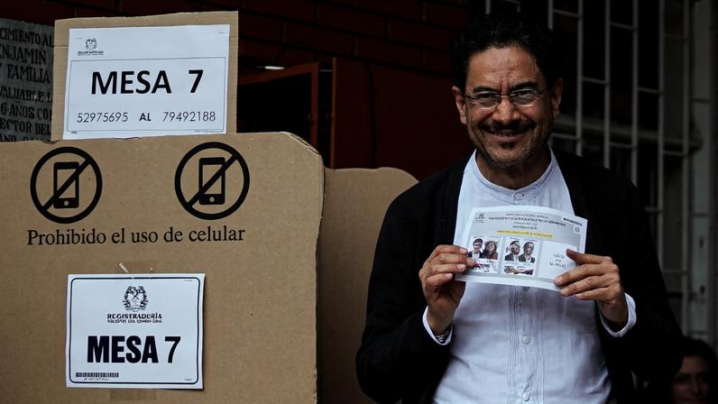 Abelardo de la Espriella vence as eleições presidenciais na Colômbia, aponta apuração preliminar
