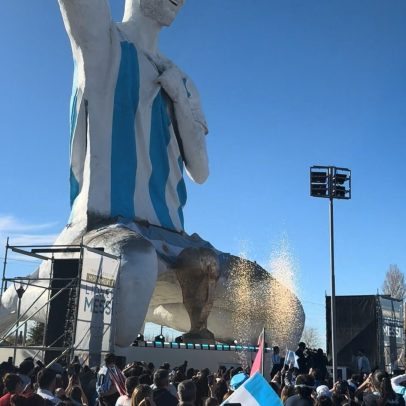 Cidade argentina inaugura estátua de Messi, a mais alta do mundo