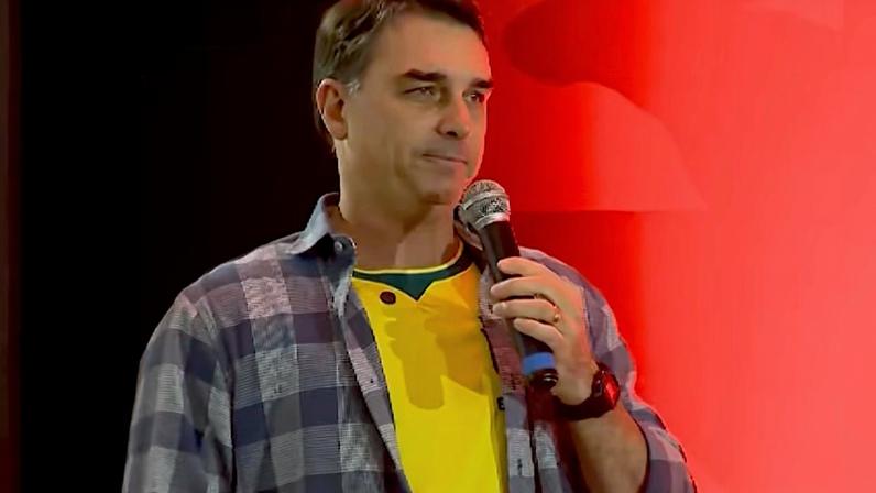 Flávio Bolsonaro, candidato presidencial do Partido Liberal, em presidente Prudente (SP) — (./Reprodução)