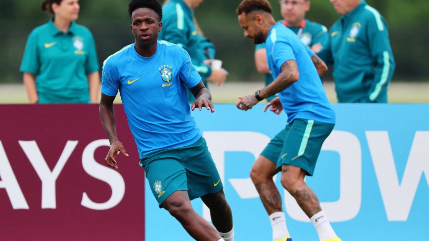 Neymar Vini Jr Vinicius Junior treino Seleção terça-feira — Foto: Vincent Carchietta/Reuters