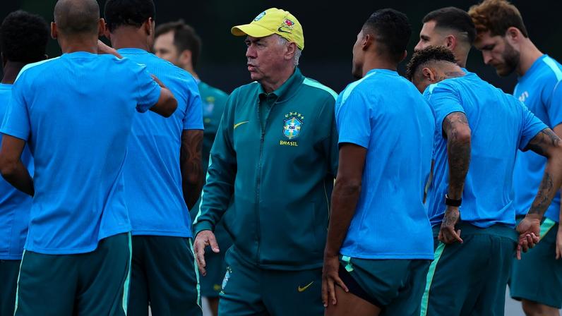 Soccer Football - FIFA World Cup 2026 - Brazil Training - Columbia Park Training Facility, Morristown, New Jersey, U.S. - June 23, 2026 Brazil coach Carlo Ancelotti with his players during training IMAGN IMAGES via Reuters/Vincent Carchietta