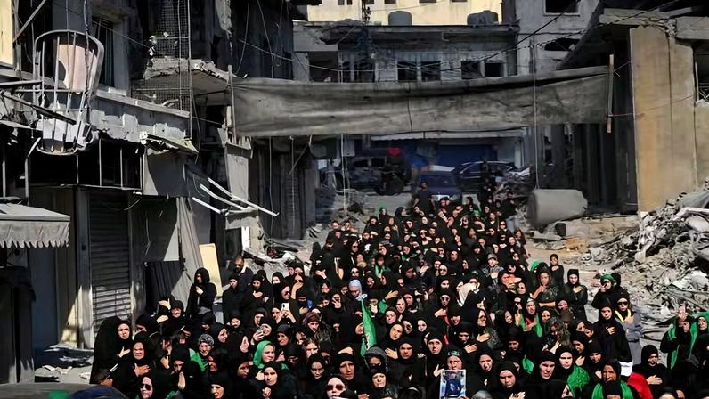 Passeata em Nebatieh, Líbano, marcando o feriado xiita Ashura em 23 de junho de 2026