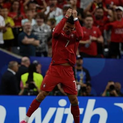 Colômbia avança, Portugal goleia e Inglaterra empata na Copa