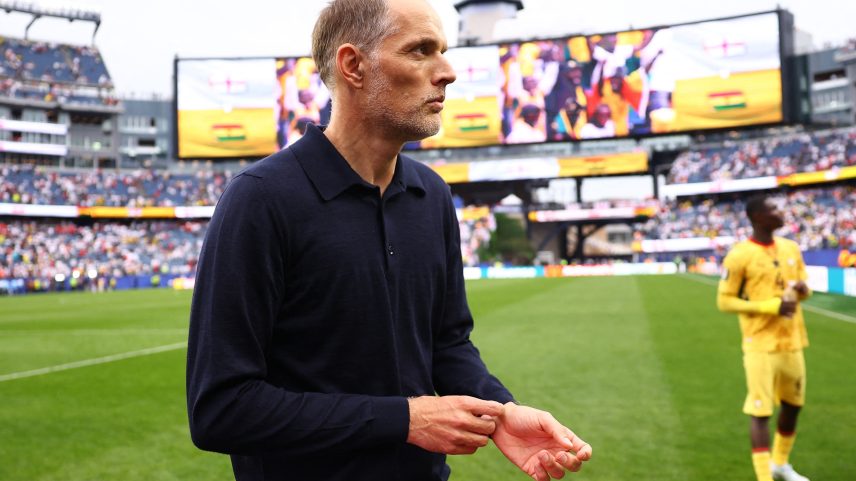 Thomas Tuchel durante Inglaterra x Gana — Foto: REUTERS/Peter Cziborra