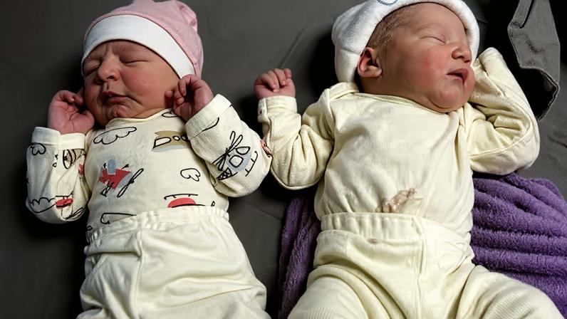 Duas bebês nascem com o mesmo nome e exatamente no mesmo horário em hospital de SC