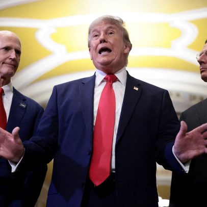 Encontro entre Trump e senadores vira confronto tenso com gritos