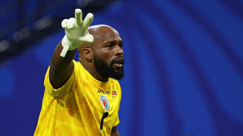 Johny Placide, goleiro do Haiti — Foto: REUTERS