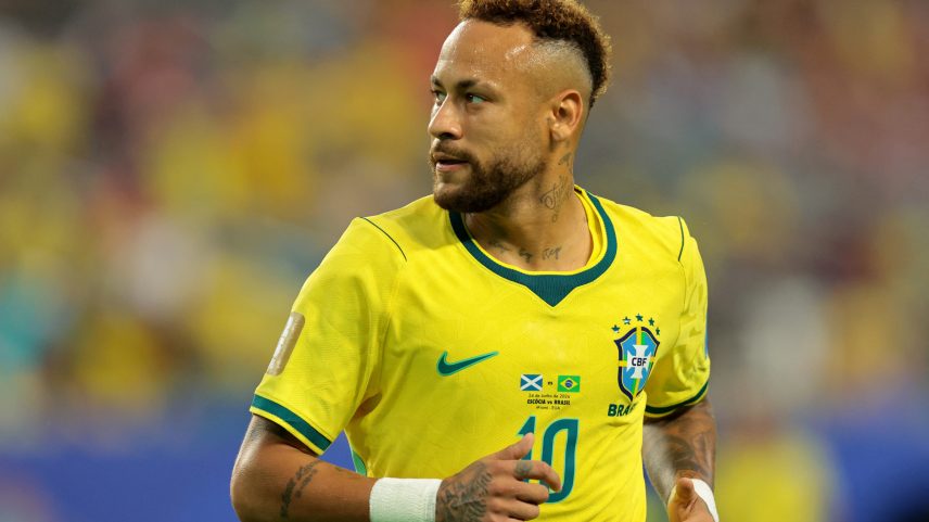 Neymar entrou no segundo tempo da vitória do Brasil contra a Escócia — Foto: Sam Navarro/Reuters