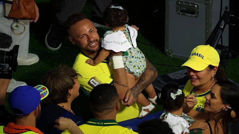 Neymar na Copa do Mundo 2026 marcou o retorno do craque após quase mil dias, com direito a encontro emocionante com a família após a vitória sobre a Escócia.