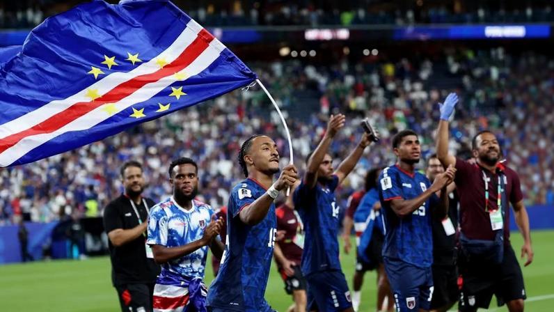 Cabo Verde festeja vaga à segunda fase da Copa do Mundo — Foto: Reuters/Troy Taormina