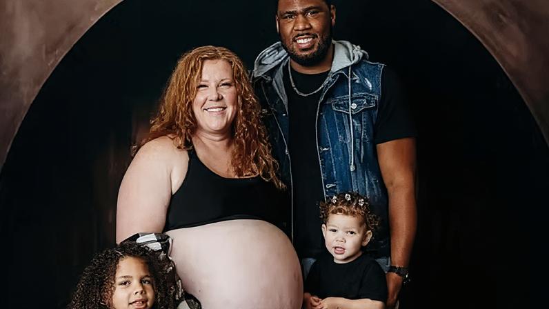 Mãe dos EUA quebra recorde ao dar à luz gêmeos gigantes: "Sempre tive bebês grandes"