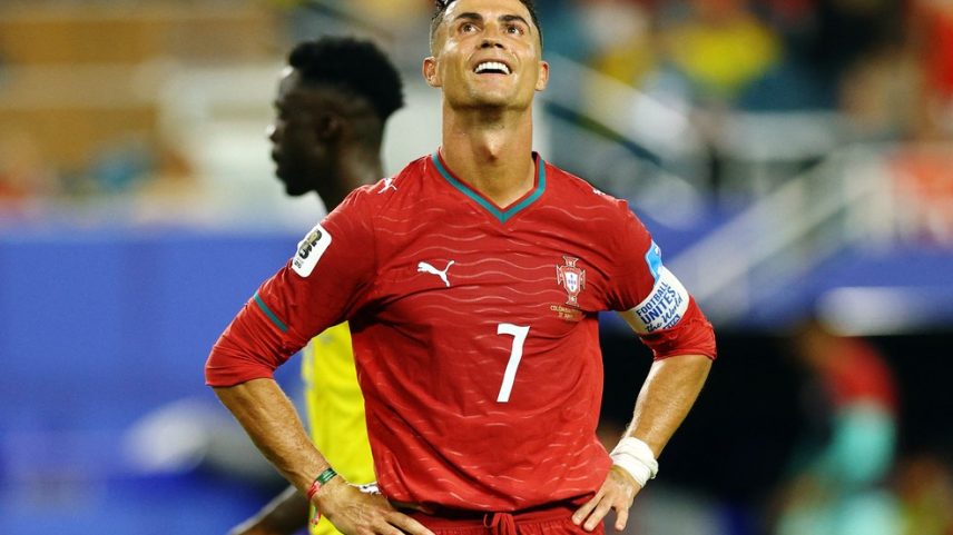 Cristiano Ronaldo em Colômbia x Portugal — Foto: Reuters