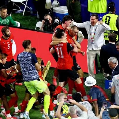 Herói da Áustria na Copa tem 2 m e sofreu três rupturas de ligamento no joelho