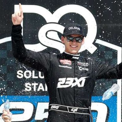 Corey Heim conquista terceira vitória da temporada em Michigan